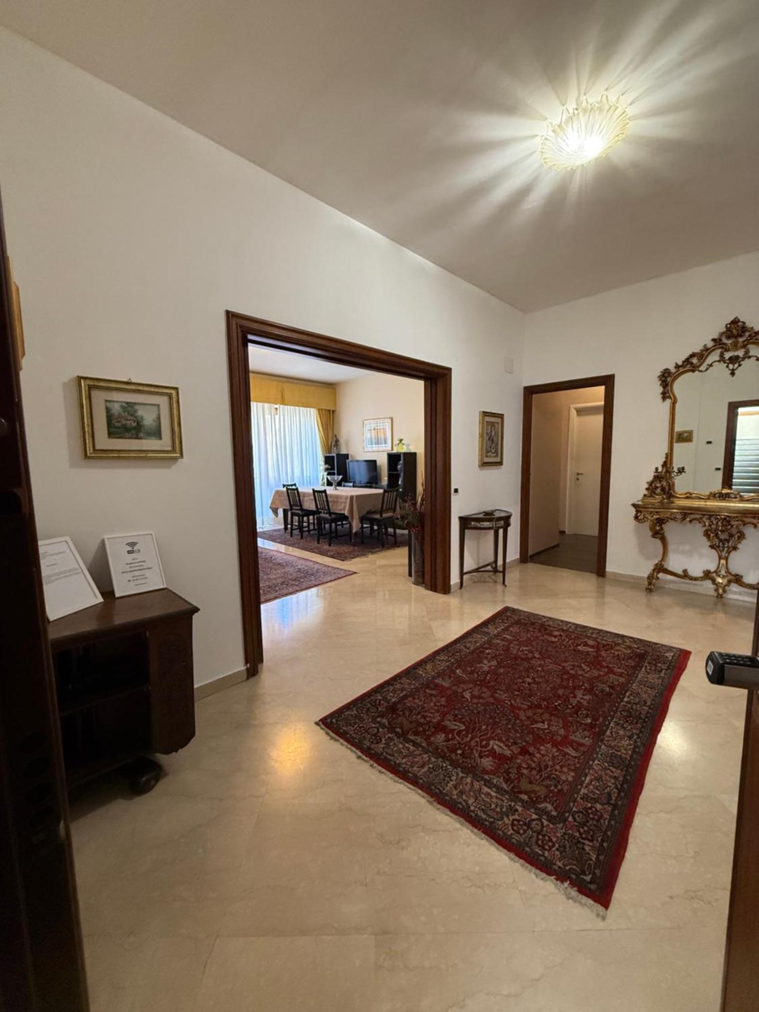 Dama St Peter Apartamento
